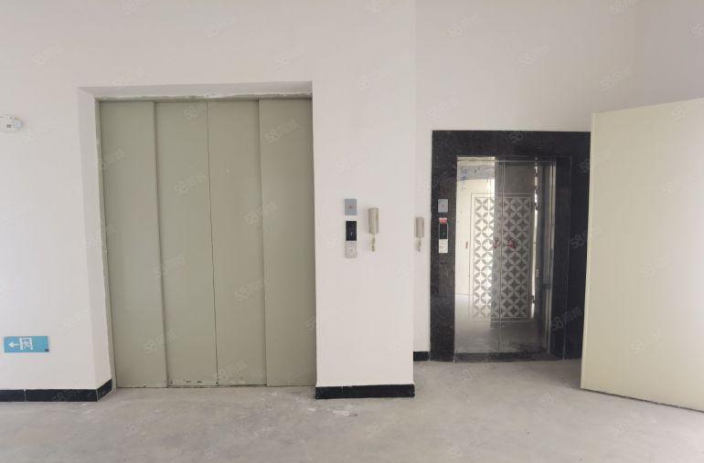 东莞常平镇火车站22000平方全新国有红本厂房出租可整租