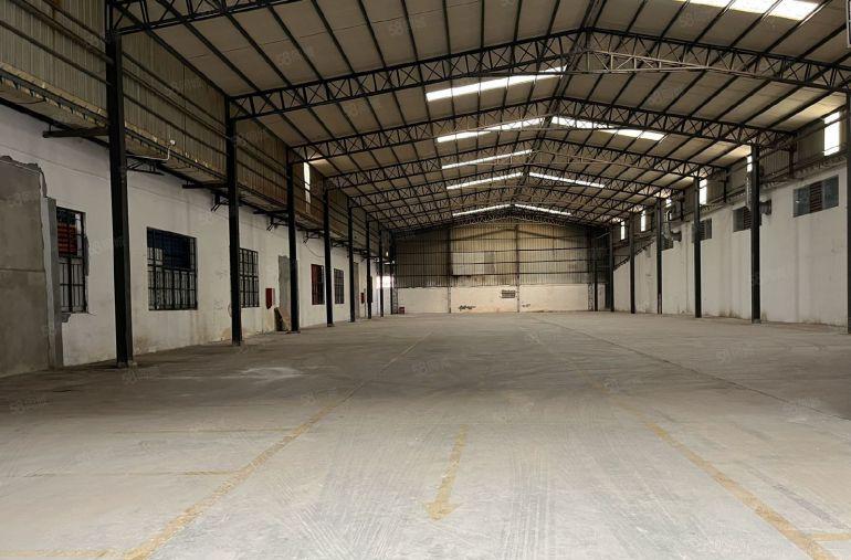 常平土塘砖墙到顶单一层厂房出租，滴水7米，报价16