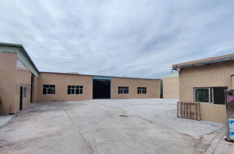 常平原房东单一层独院3500平空地大高度8米，低价出租可分租