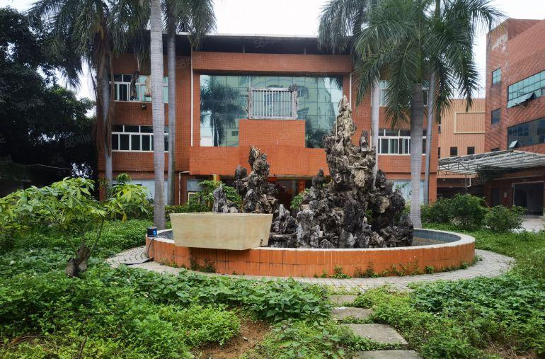 独门独院10000平方厂房空地3000平方高速路口二2公里