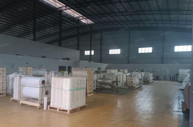 原房东单一层滴水11米高，中间有13米高，有水，电地坪漆