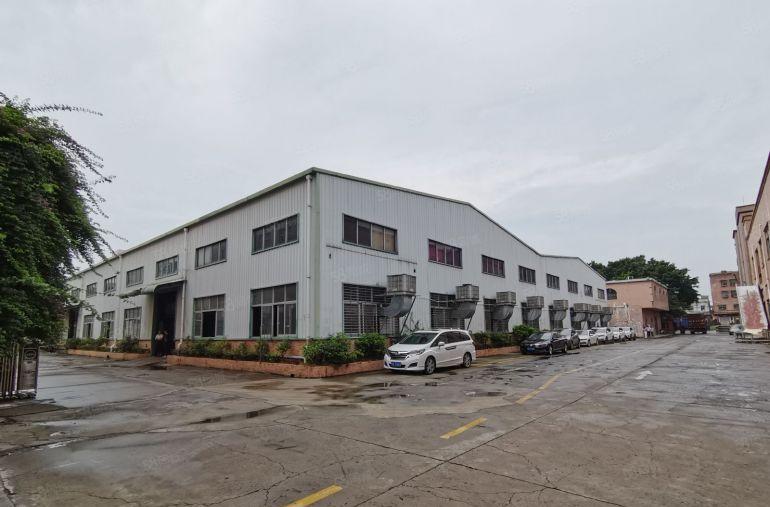 常平谢岗附近原房东独院钢构厂房，现成10吨航车，水电到车间。