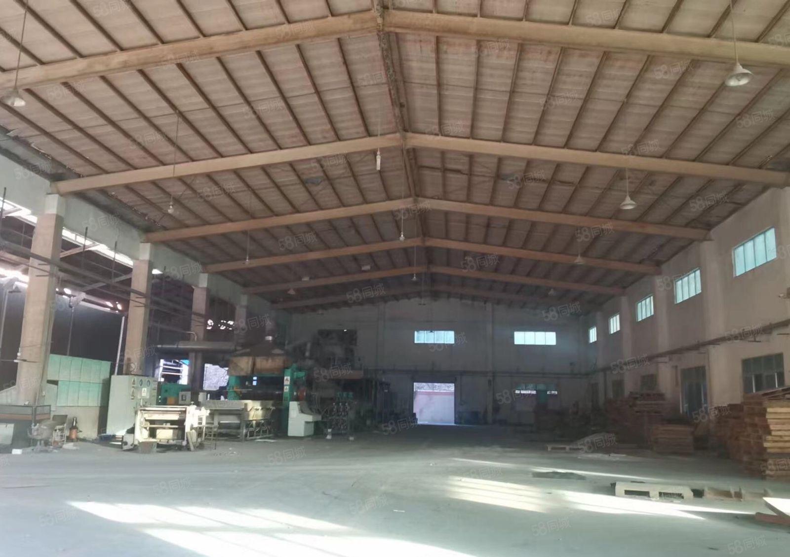 独院钢构厂房出租滴水8米12000平方，水电齐全适合各种行业