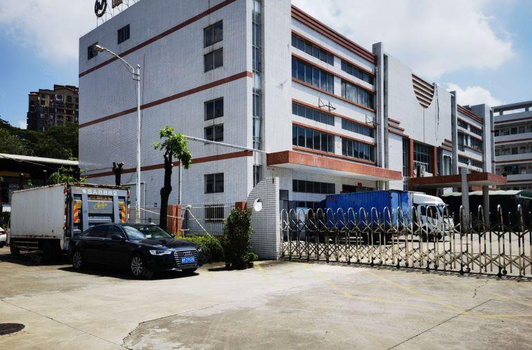 厂房出租原房东二楼1300平方水电齐全有地坪漆