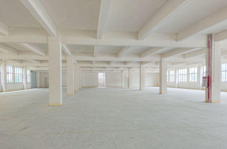 常平镇原房东标准三楼600平方厂房出租，水电齐全，交通便利