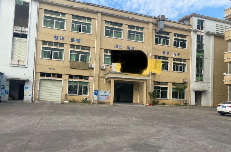 常平镇新出有豪华办公室一楼1500平米出租。