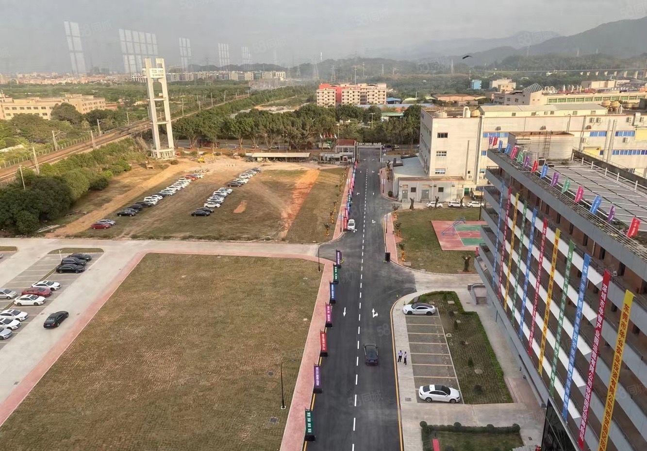 特种重工业厂房分租三楼5400平方水电线路齐全，工业集聚地