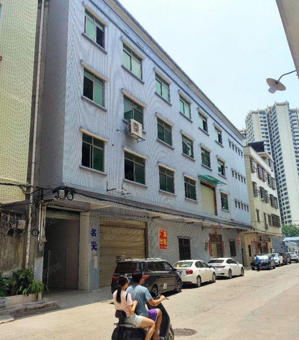 厂房出租 仓库出租 整层出租 10块一平 免装水电 带地坪漆