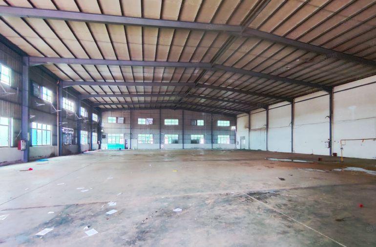 常平8米高单一层钢构独院厂房，带独立办公楼，中间无柱子形象好