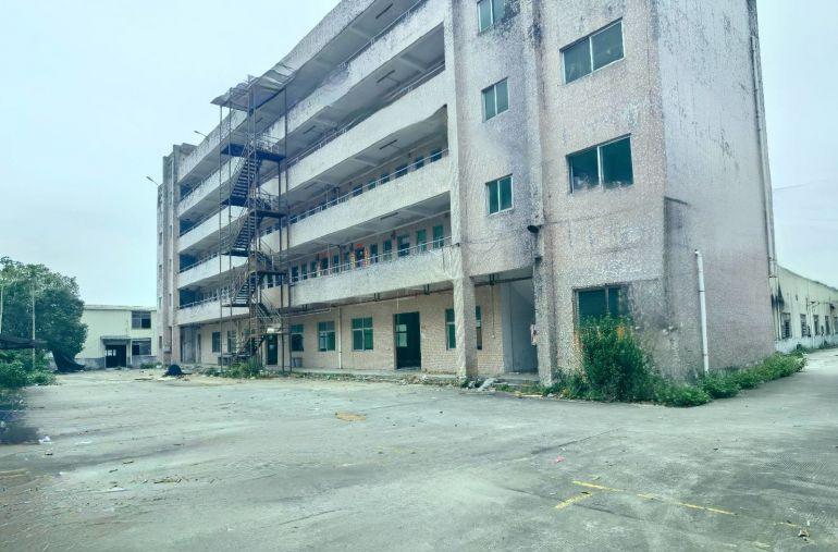 常平单一层独院厂房13000平600起分，滴水8米现成办公室