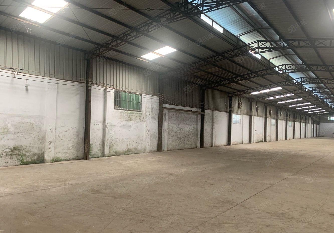 常平镇高速口新出钢构厂房，厂房内部好架行车，300平方起租