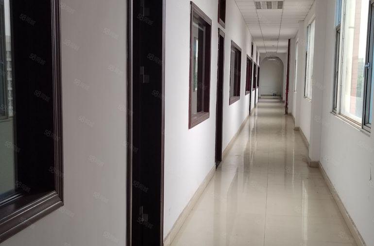 常平靠黄江新出原房东标准厂房4楼2500平带办公室全新地坪漆