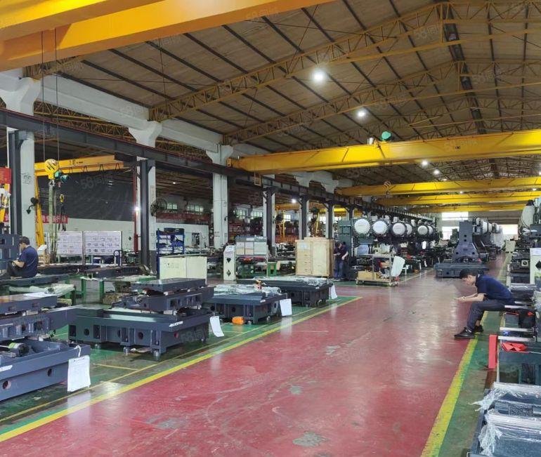 常平镇砖墙到顶钢结构厂房，单一层厂房4500平，空地5000