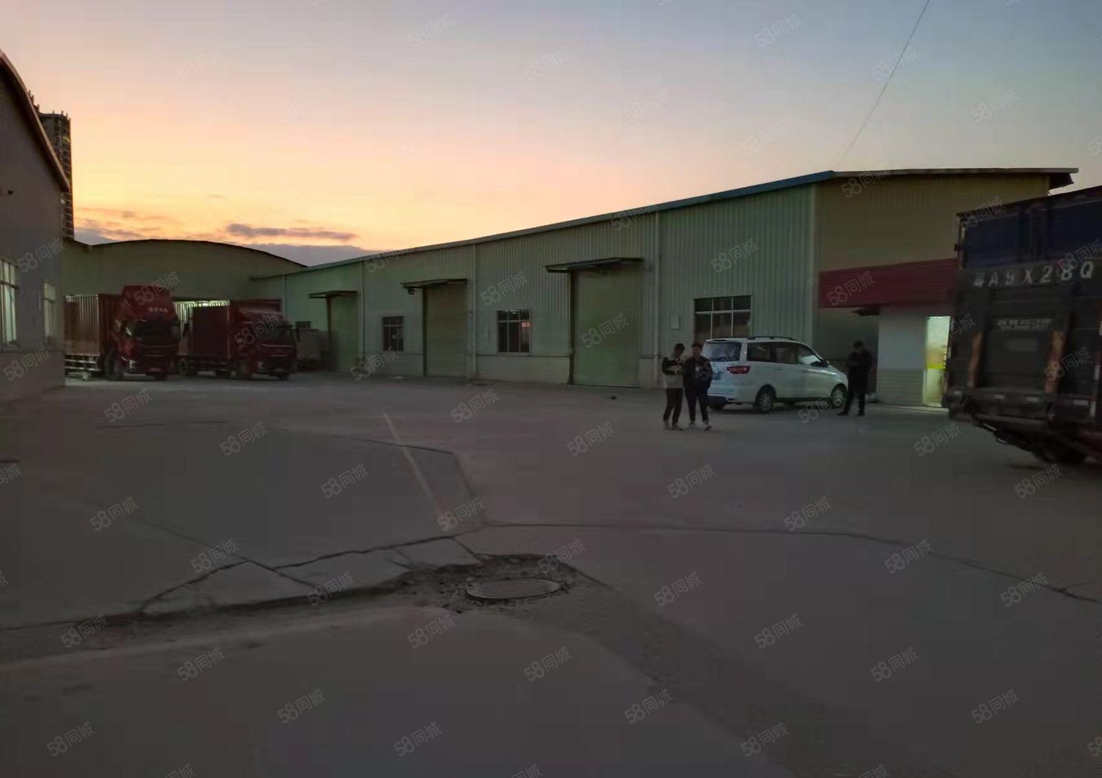 常平镇漱新独院钢构两个厂房面积左3800平，右2000平