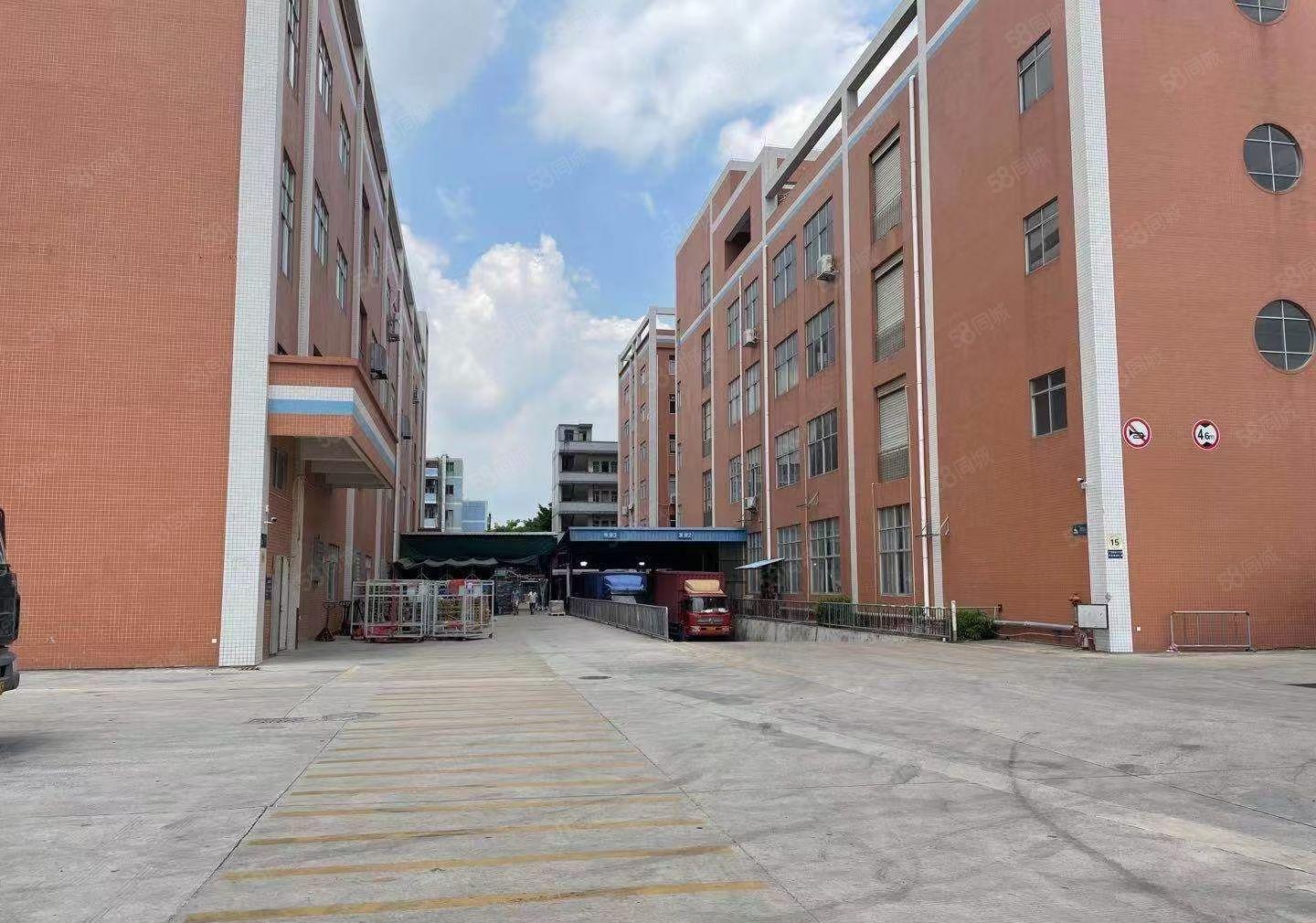 常平岗梓工业区新出标准厂房21000平米，水电装修齐全空地大