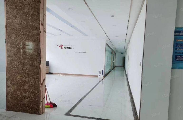 常平易招工小独院低价厂房分租楼上一层1200平方带办公室装修