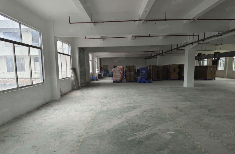 常平镇原房东标准楼上1800平方厂房出租，水电齐全，交通便利