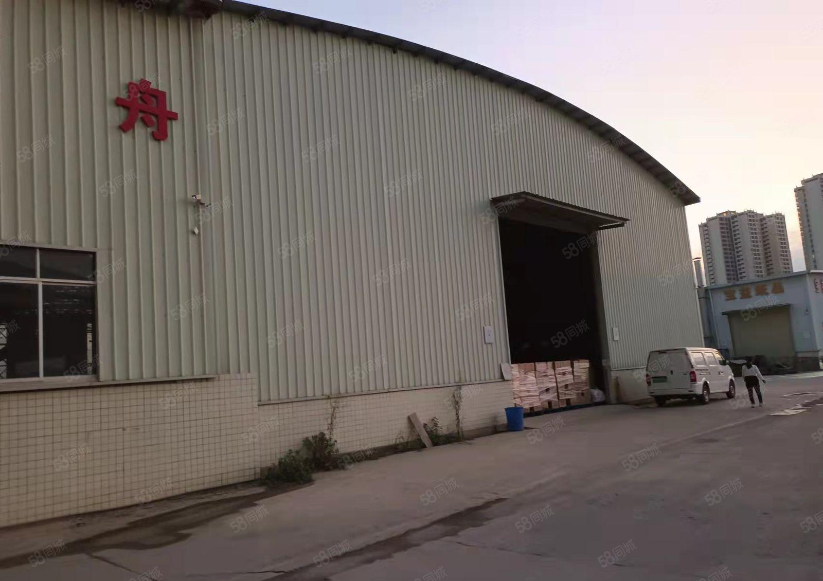 常平镇漱新独院钢构两个厂房面积左3800平，右2000平