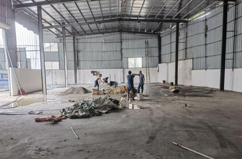 厂房出租独门独院单一层800平方，中间无住址，水电到车间