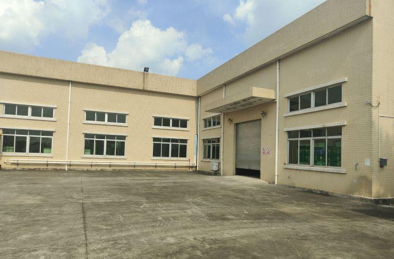 常平镇靠黄江本地原房东小面积钢构独门独院钢结构带航车厂房出租