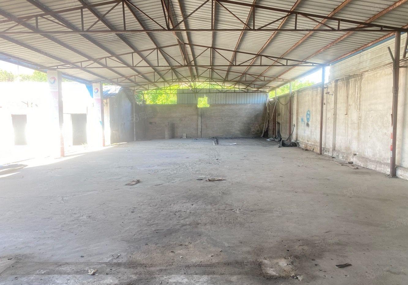 常平新出独门独低价厂房出租可做小污染可分租设备五金仓库空地大