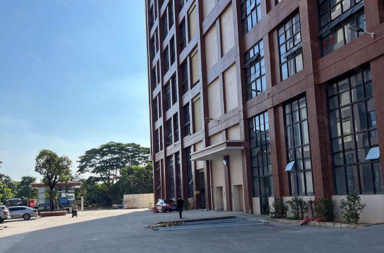 特种行业，证件齐全环保产业园，大小分租，超大空地，位置优越，