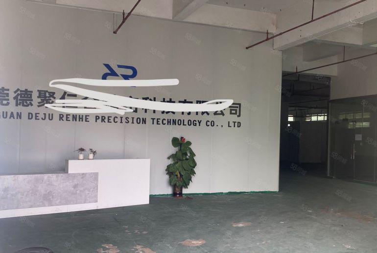 常平镇新出有豪华办公室一楼1500平米出租。