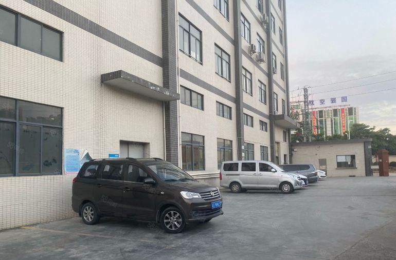 常平镇新出九成新一楼6米高2000平米出租。