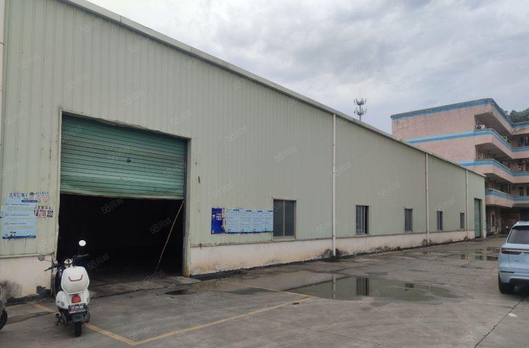 常平靠黄江新空出700平方厂房，中间无柱子，大车好进出！！！