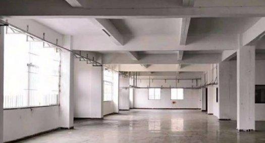 凤岗楼上电子配件 皮具带现成水电齐全厂房出租800平