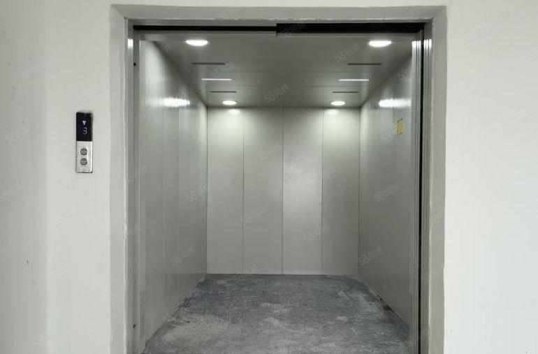 厚街原房东全新独院厂房仓库10000方，可分租两部三吨货梯