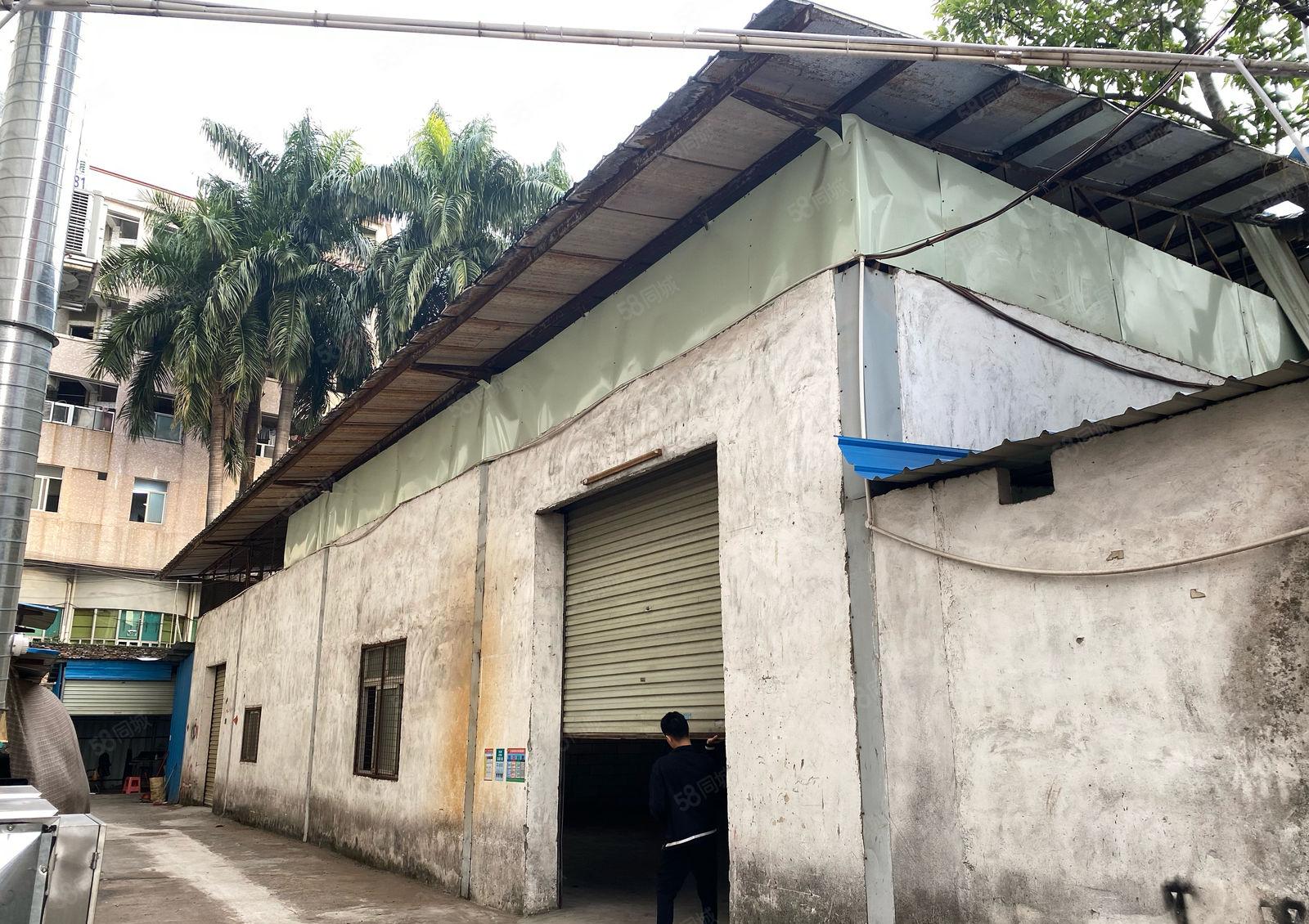 厚街体育公园旁350平超大停车场