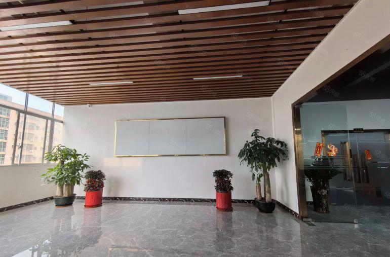 厚街三屯现成装修厂房出租1500平米