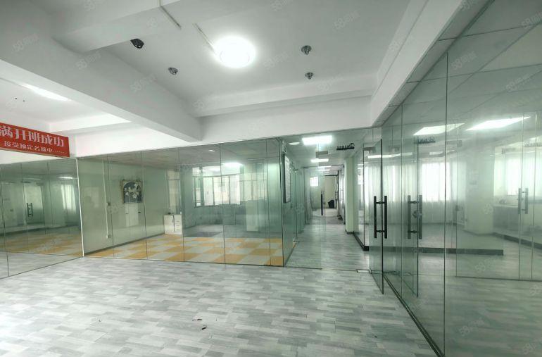 厚街园区办公室320平方，现成7个隔间，4200月