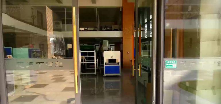 东莞厚街镇独门厂房出租，现成豪华装修，无需转让费，仓库出租