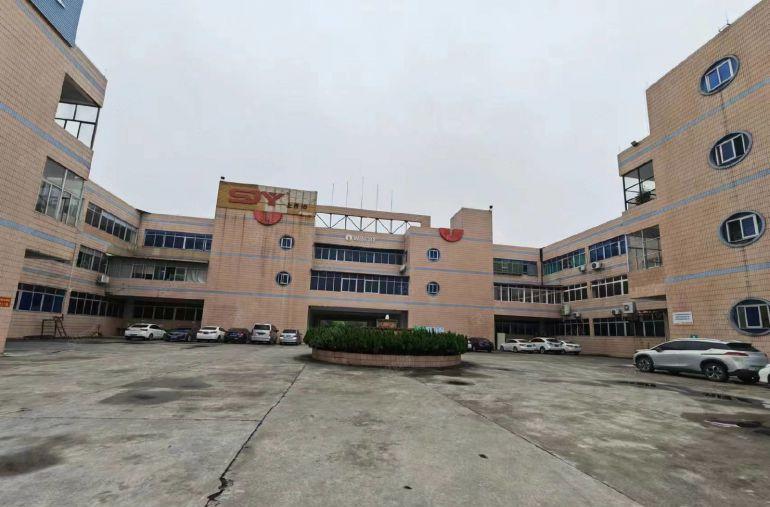 （现成装修办公）原房东独院一楼2500方厂房出租，消防水电齐