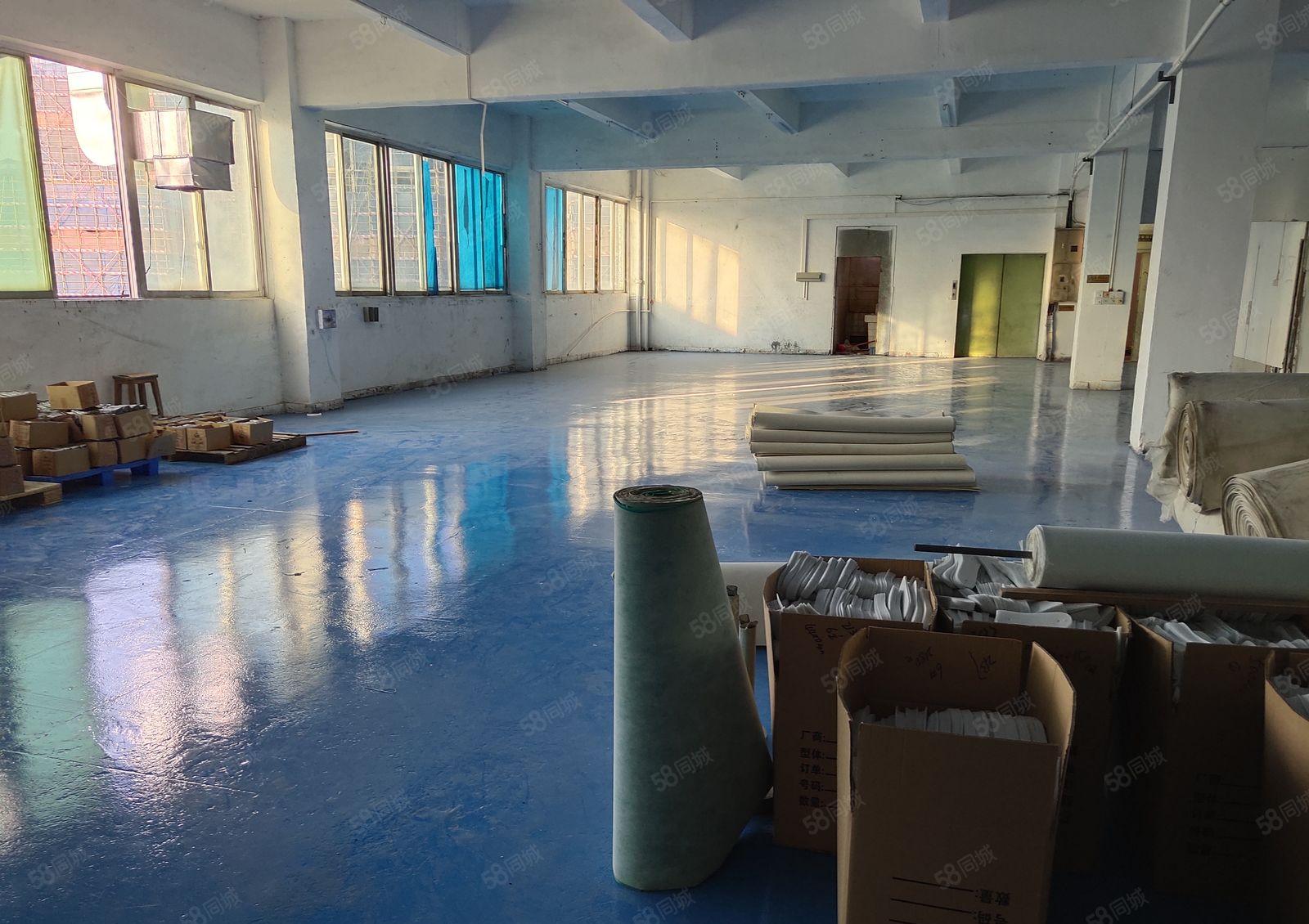 厚街新塘村楼上700平厂房出租 带地坪漆 水电齐全