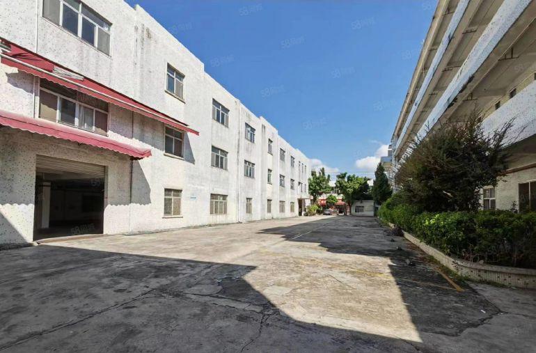 （村委厂房实际面积）独院标准厂房6400平方，配套宿舍办公楼