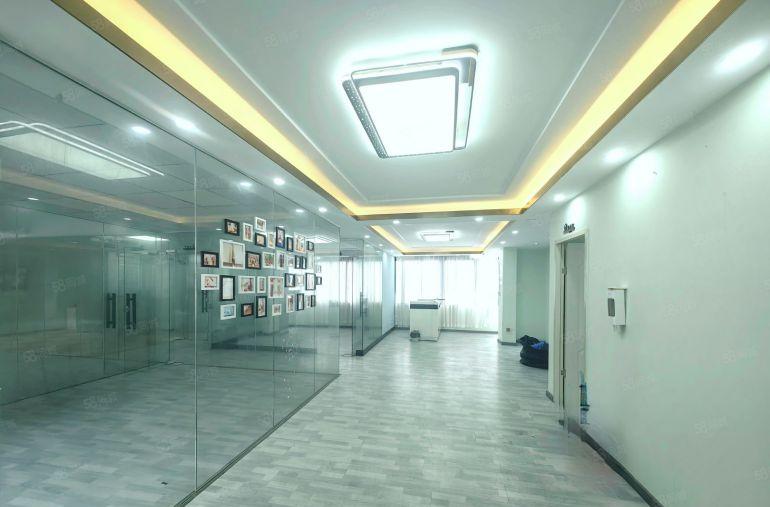 厚街园区办公室320平方，现成7个隔间，4200月