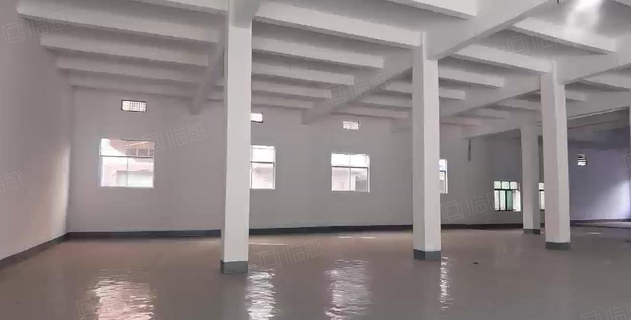 钢结构滴水10米厚街机械五金厂房