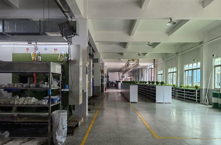 厚街下汴园区一千平方起租现成精装办公水电地坪漆整层2000平