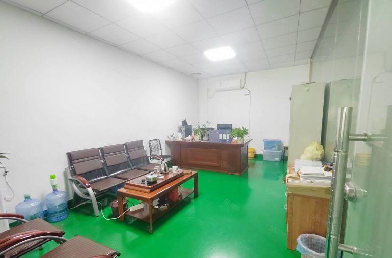 厚街体育馆附近工业园原房东3楼1000平方精装办公室厂房出租