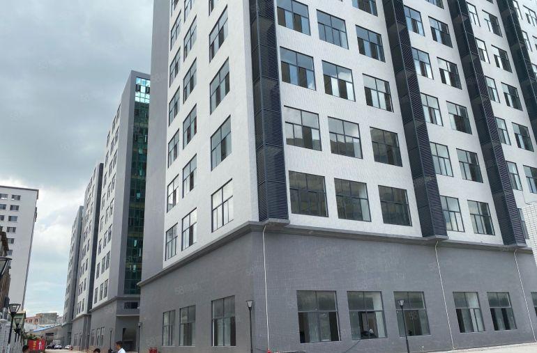 （全新厂房出租）每栋16800平方可分租，共67200平方