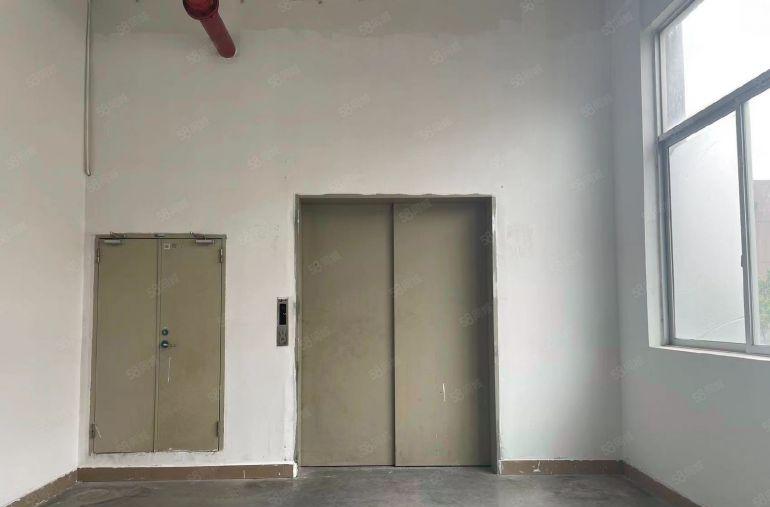 厚街三屯花园式原房东厂房出租3200平米带地坪漆