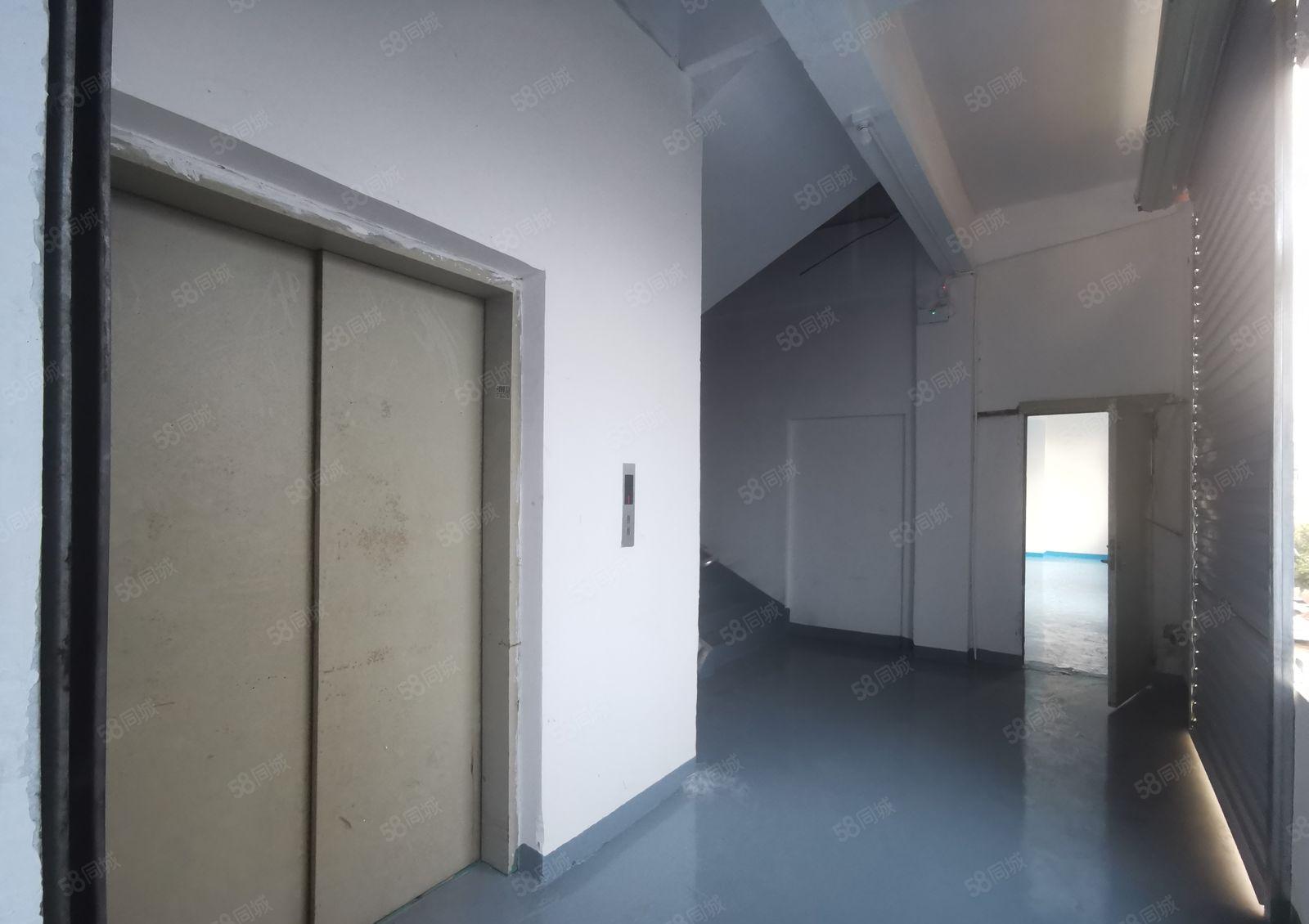 厚街镇厚街村，二楼全新厂房低价招租，有精装办公室，消防齐全。