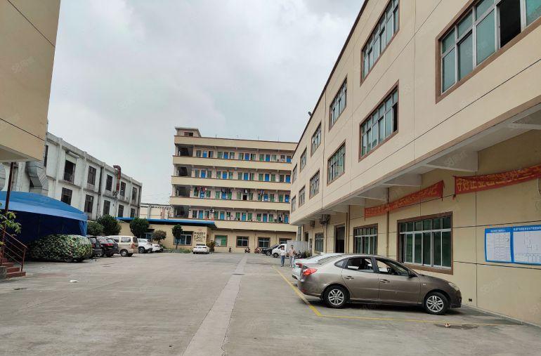 厚街一楼1560平厂房 形象好 空地大 适合鞋材 模具 五金