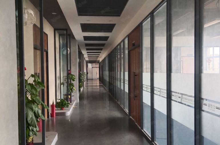 东莞厚街镇园区厂房招租，有1000平办公室，水电齐全，形象好