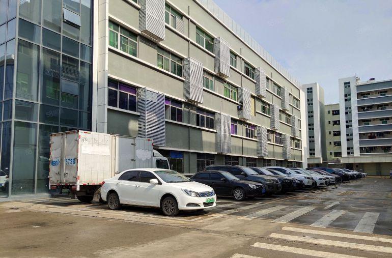 厚街大工业区原房东红本厂房楼上600平出租水电齐全带装修可分