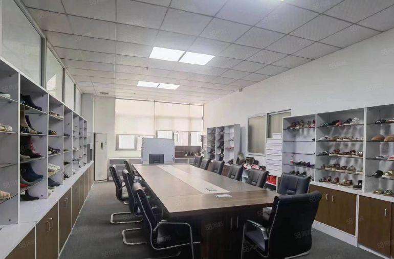 厚街沙塘空出二楼2400平现成精装修水电齐全厂房出租仓库出租