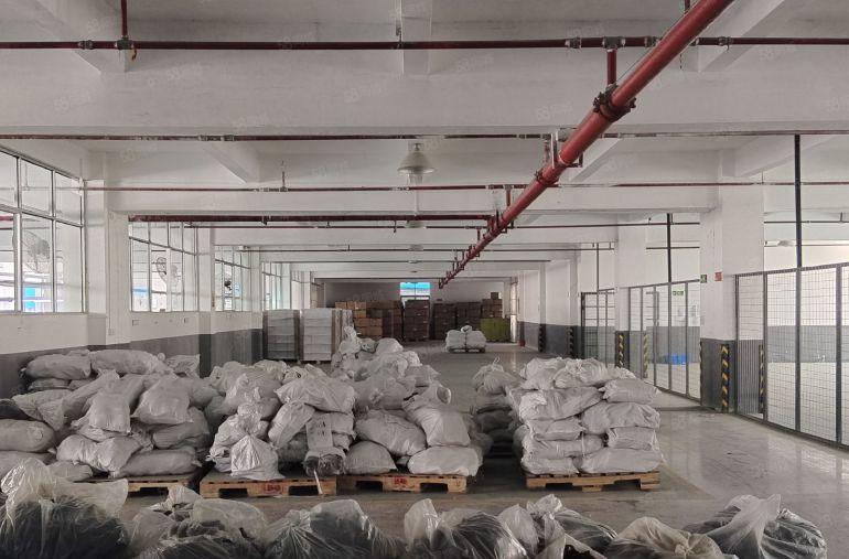 东莞厚街镇独门独院厂房招租，整个独院翻新，园区空地大，可以分